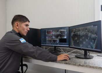 Desde Almafuerte, el Gobierno de Mendoza prometió bloquear la señal de celulares en las cárceles