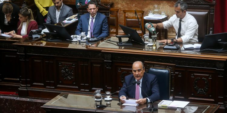 Francos lo anticipó: No aportaré novedades sobre caso Libra. Tildó de “show político” su interpelación-Actualización Vivo-