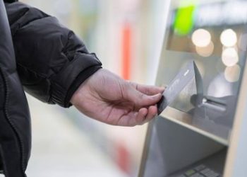 El aviso del Banco de España para un buen uso de los cajeros automáticos: “Se pueden realizar fraudes”