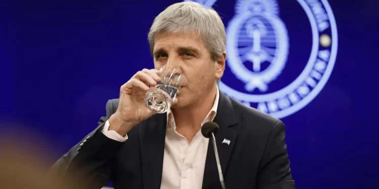 Luis Caputo: “Vamos a terminar con el cepo cambiario a partir de lunes”. Habrá bandas cambiaras y el techo tocará los $ 1.400-Video-