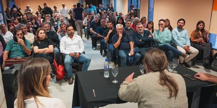 El observatorio Cosecha convocó a científicos, productores y dirigentes para debatir el rumbo hídrico de Mendoza