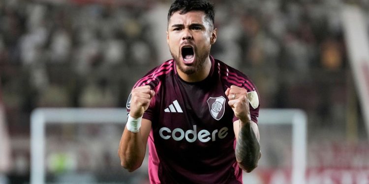 El récord que alcanzó Paulo Díaz con su gol a Universitario