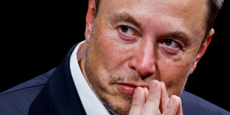Elon Musk lo confirmó: las carreras que ya no tiene sentido estudiar y que serán reemplazadas por la IA