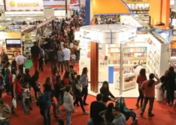 Feria del Libro: Tomas Casaubon presentó dos de sus poemarios