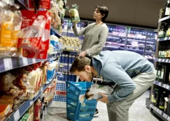 Supermercados no aceptan listas de precios de alimenticias y otros productos con incrementos y la gente abre los ojos
