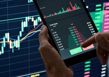 La construcción vuelve: acciones, ON y fondos para ganar con un sector “barato”