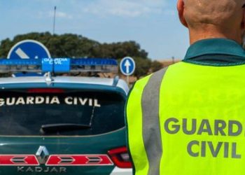 La multa que puedes recibir si dejas la puerta del portal abierta: ¿en qué casos es legal?