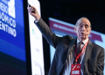 Los cuatro escenarios posibles para el dólar tras el acuerdo con el FMI, según Arriazu