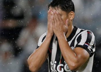 Los llamativos penales de dos delanteros en la Libertadores