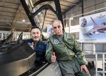 Luis Petri presentó en Mendoza dos helicópteros Bell 407 para que operen en alta montaña