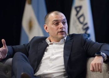 “Necesitás un dólar alto”: la advertencia de Álvarez Agis a Milei por el atraso cambiario