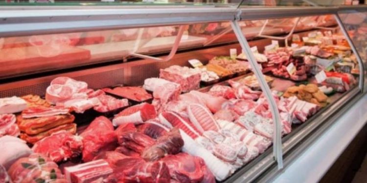 Ni carnicerías ni frigoríficos: el supermercado que tiene el kilo de carne más barato para el fin de semana largo de fin de mes
