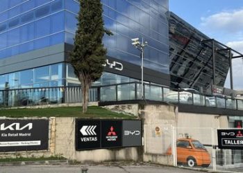 Nuevas ayudas si te quieres comprar un coche eléctrico: requisitos, cuantía y cómo solicitarlas