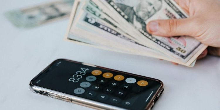 Precio del dólar blue HOY: a cuánto abre la cotización este lunes 7 de abril