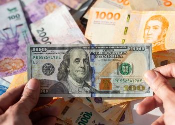 Precio del dólar hoy: a cuánto cotiza el oficial en los bancos de la City este martes 8 de abril