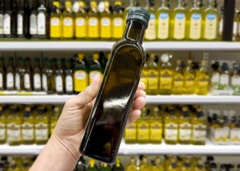 Prohíben la venta y exigen que se retire este aceite de oliva de todos los supermercados por ser ilegal y nocivo para la salud