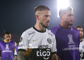 Video: el polémico gesto de Benedetto a los hinchas de Olimpia