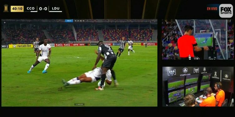 Video: el polémico penal que no le cobraron a Central Córdoba en su debut en la Libertadores