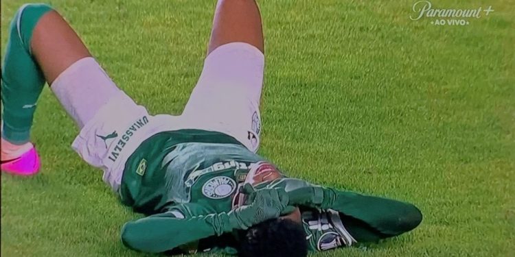 Video: Estevao vomitó y debió dejar la cancha en La Paz