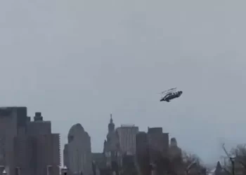 Tragedia en New York: helicóptero se estrella en el río Hudson, seis fallecidos