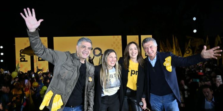 Voto dual, poco timbreo y debates: los consejos del nuevo gurú de Macri para vencer a Milei