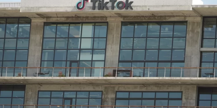 TikTok multada con 530 millones de euros por transferencias de datos inseguras a China