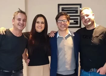 Coqueto nombramiento en Buenos Aires: designan como asesor al novio del peluquero de Kicillof en el ministerio de las mujeres