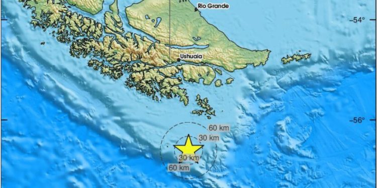 Chile: Un fuerte terremoto de magnitud 7.8 a 240 kilómetros de Tierra del Fuego genera alerta de sunami