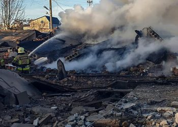 Rusia lanza ataque masivo con drones tras rechazar ultimátum alemán: Gestiones de paz en Turquía con posible presencia de Trump