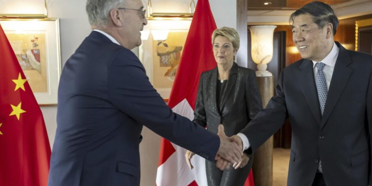 Trump habló de un gran progreso: EEUU y China acuerdan establecer un mecanismo de consultas para abordar diferencias comerciales por aranceles