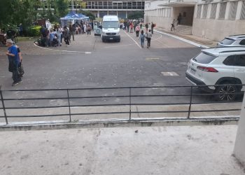 Insólito autorizan a un sindicato a realizar una acto en la Plaza de Armas de una unidad militar, el Hospital Militar Central.