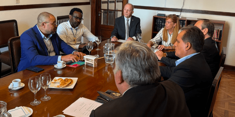 ¿Argentina tricontinental?: El Gobierno evaluaria un vínculo estratégico con Annobón y se abre el debate sobre una posible presencia en África