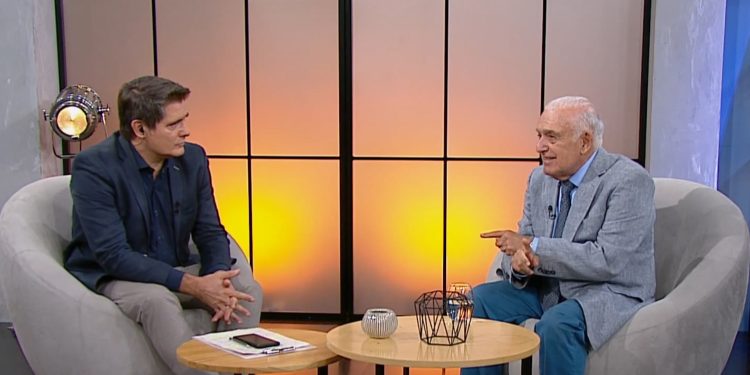 Ruckauf, Arbia y Andino debaten sobre la posibilidad que brindaría el gobierno para compras con dólares del colchón