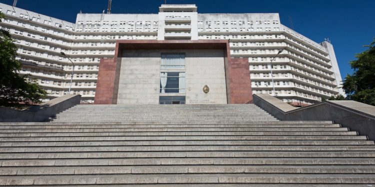 Exclusivo: La agente de origen ruso “Nikita Montokichenko” de la Armada, motivo de reunión “secreta” entre SIDE y la ICIA naval