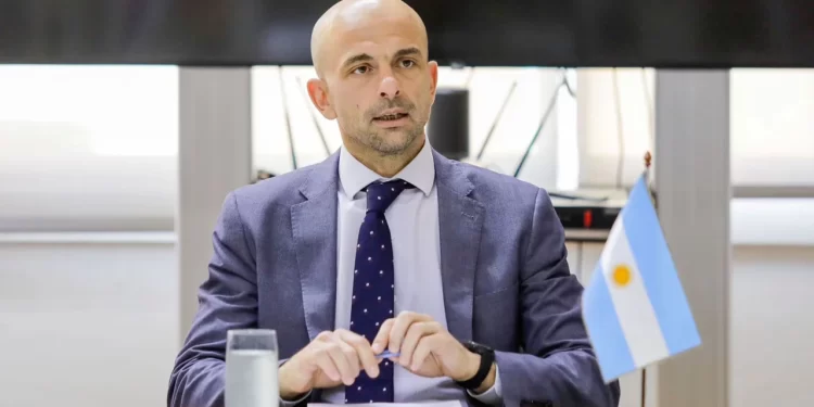 El Presidente echó a Franco Mogetta el Secretario de Transporte