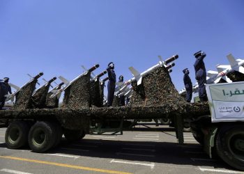 China ayuda a los hutíes a atacar buques de la Armada estadounidense