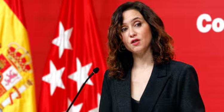 Ayuso hace frente al boicot de Sánchez al Dos de Mayo con una fiesta «con la gente»