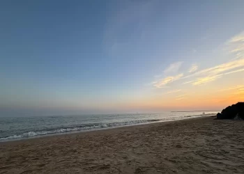 Estas son las playas andaluzas sin bandera azul este 2025