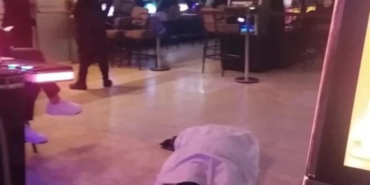 Una mujer fallece en bingo marplatense: Los apostadores continuaron jugando junto al cuerpo y la empresa no interrumpió las apuestas