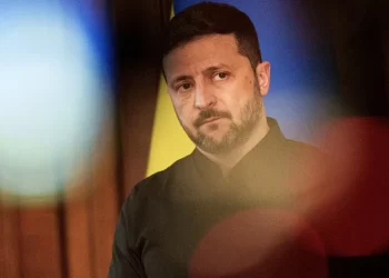 Zelenski descarta asistir a negociaciones con Rusia en Turquía y envía delegación de alto nivel; reafirma soberanía sobre Crimea