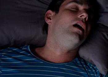 Un trastorno del sueño frecuente está relacionado con el deterioro cognitivo y problemas de memoria