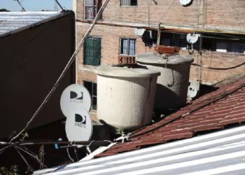 Alerta sanitaria en provincia de Buenos Aires: Brote de fiebre tifoidea en Ciudadela con 15 casos confirmados y una muerte bajo investigación