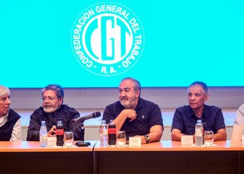 El gobierno restringe el abuso del derecho a huelga y la CGT rechazará el decreto ante la justicia y amenaza con paro