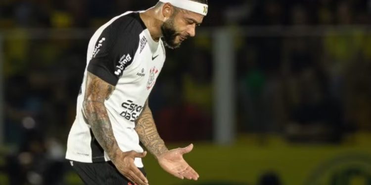 De terror: Depay picó un penal, erró el rebote y Corinthians perdió con un recién ascendido