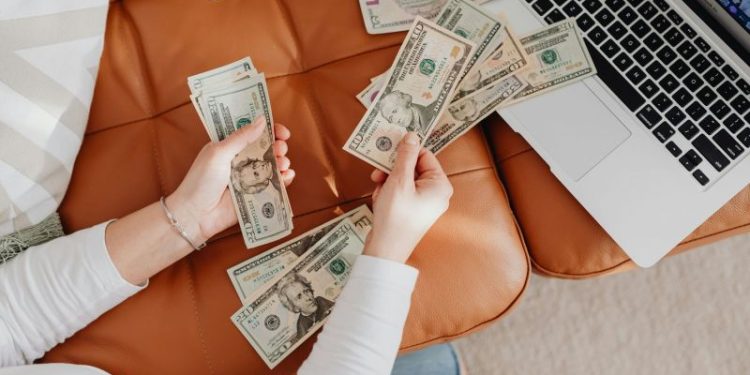 Dólar oficial: así cerró su cotización este viernes 2 de mayo