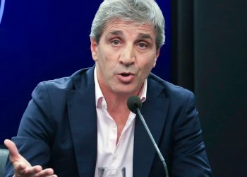 Dólares “del colchón”: Cornejo celebra el blanqueo nacional y busca replicarlo en Mendoza