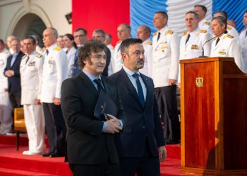 Cruce por el futuro de IOSFA: Generales retirados denuncian colapso y el Gobierno defiende el plan de saneamiento