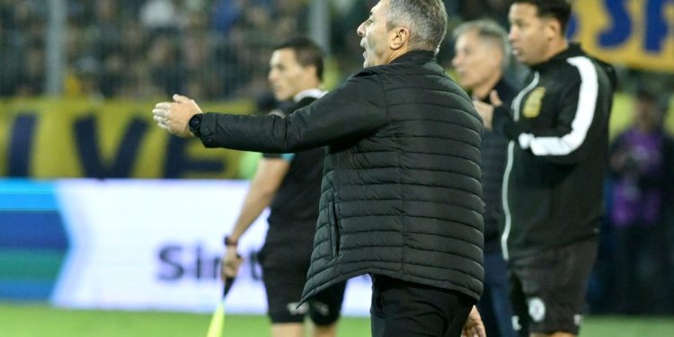 Kudelka tras el pase de Huracán a semi: “Que no nos pongan el domingo”