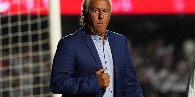 Lapidaria sanción a Gorosito en Perú por una “ofensa al honor” de los árbitros