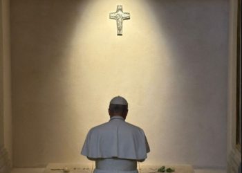 León XIV pasó por Santa María la Mayor y vistió la tumba del papa Francisco